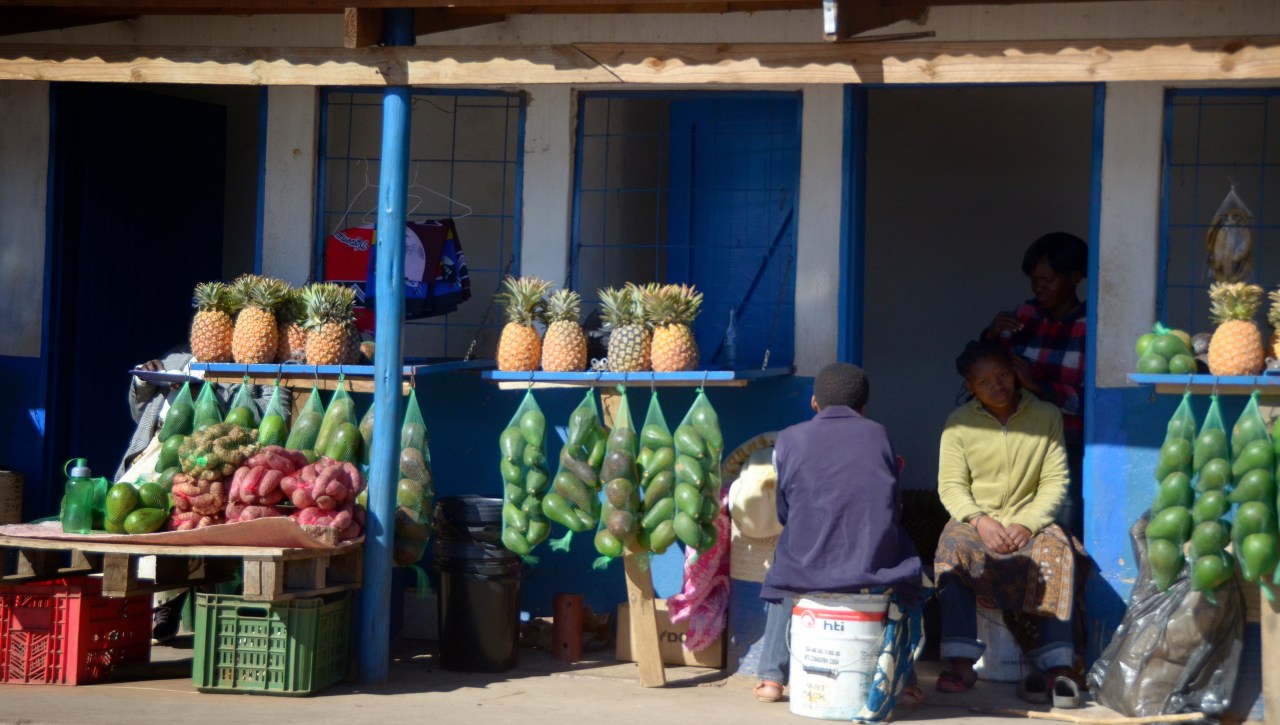 Ngwenya border crossing