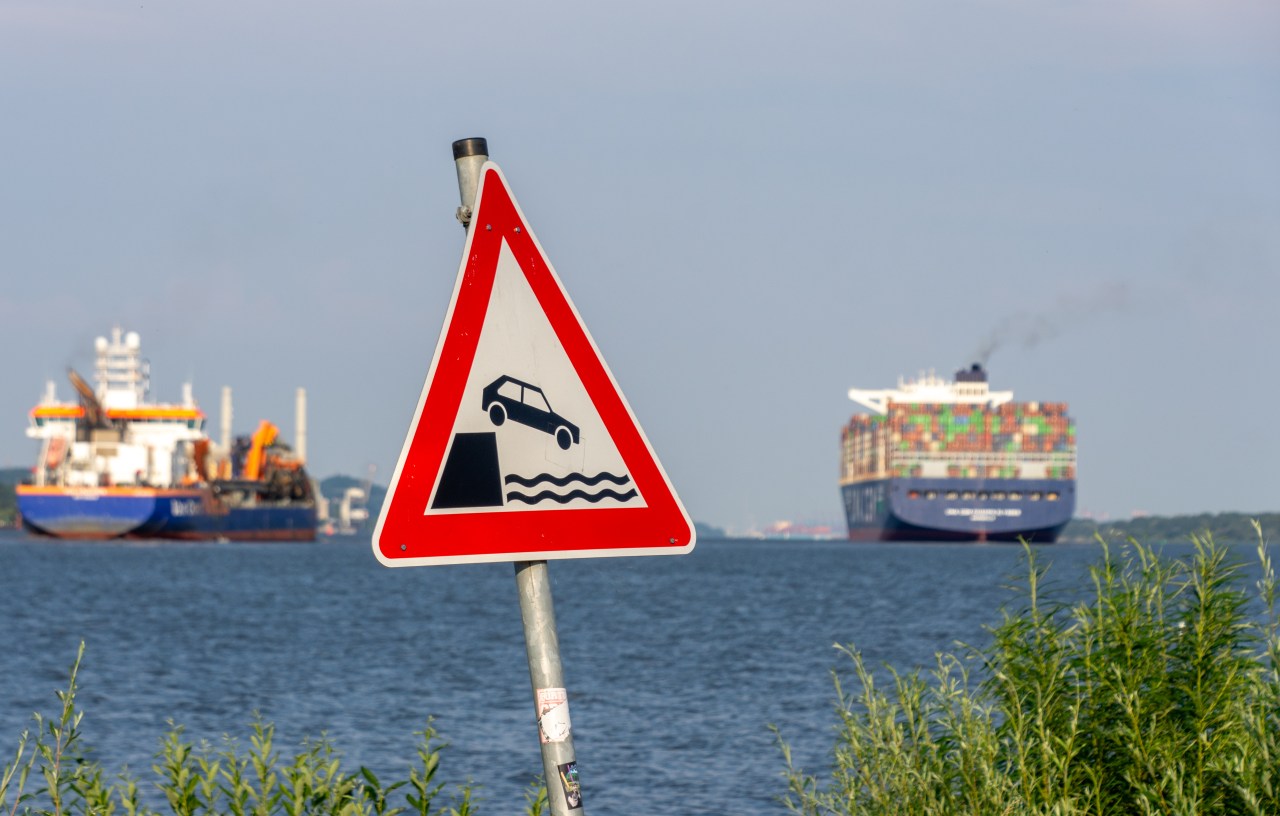 Crossing the Elbe